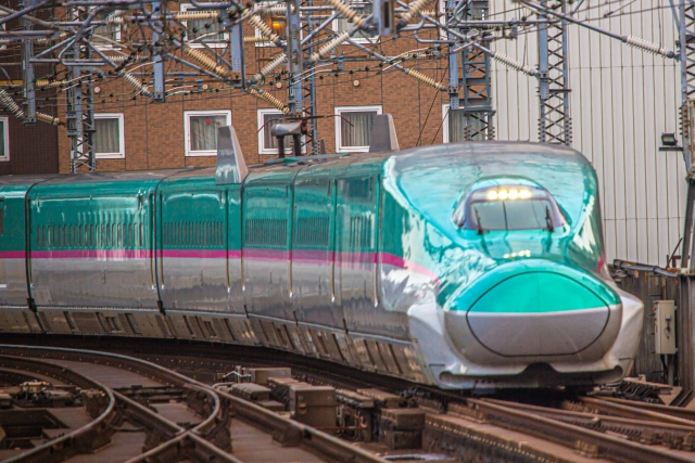 E5系仙台駅